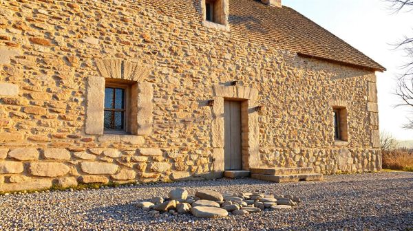 Les avantages des aménagements en pierre reconstituée d'un fabricant français